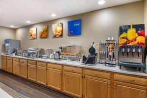 comfort inn and suites