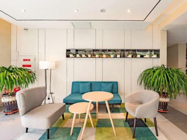 home inn selected dandong andong old street