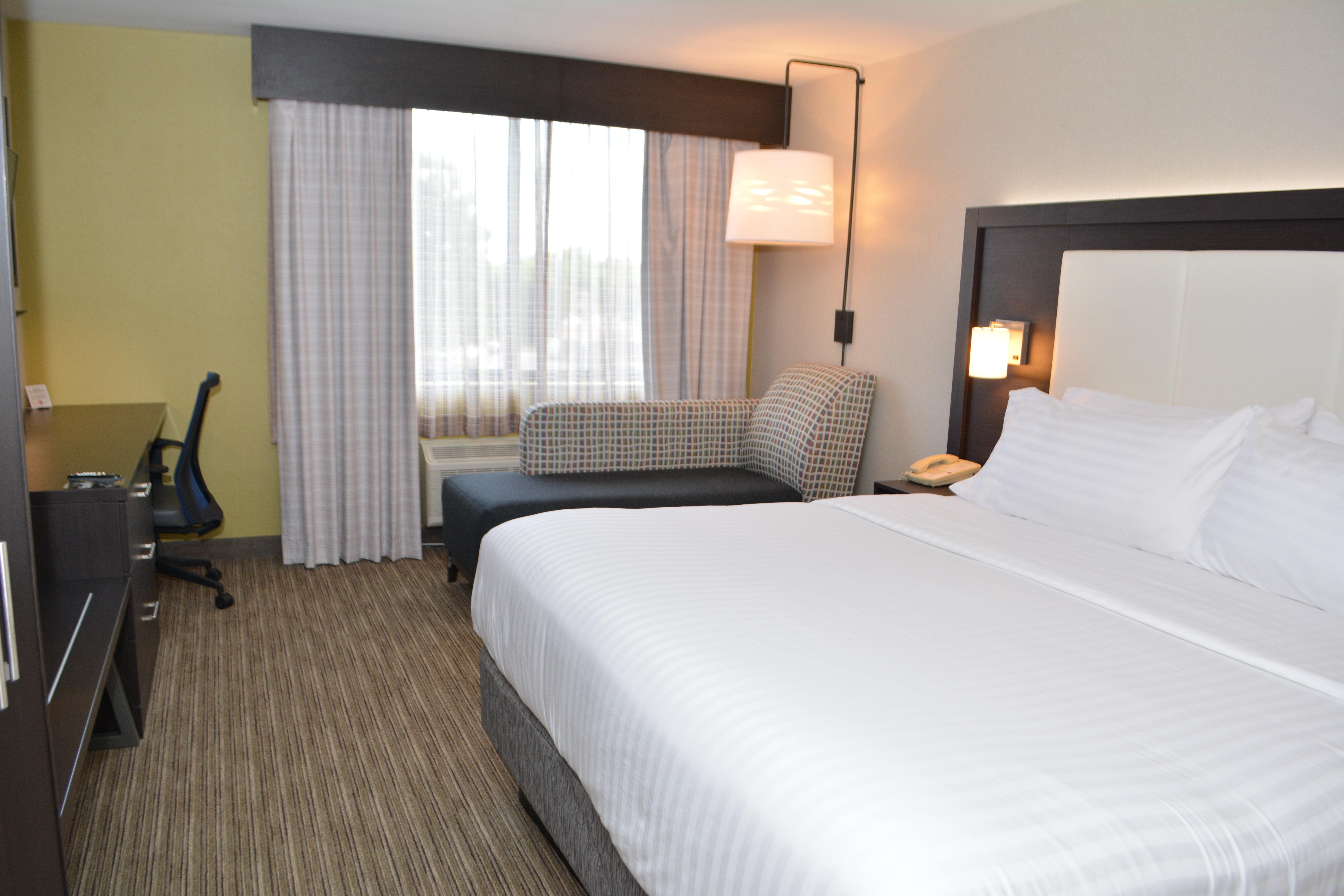 holiday inn express and suites waterville north by ihg