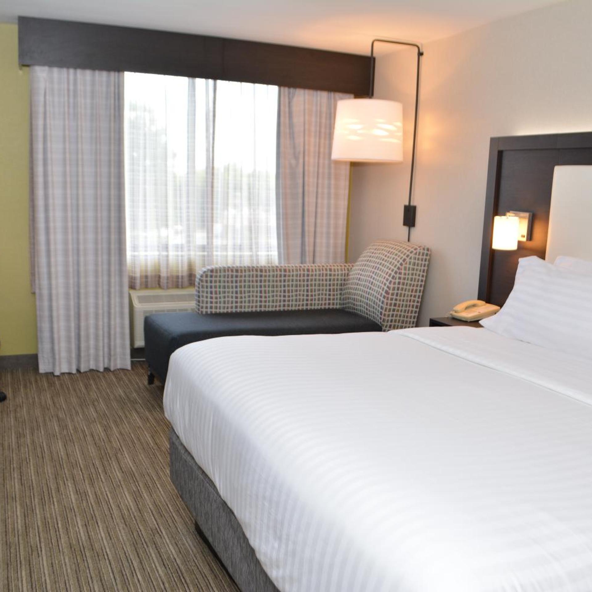 holiday inn express and suites waterville north by ihg