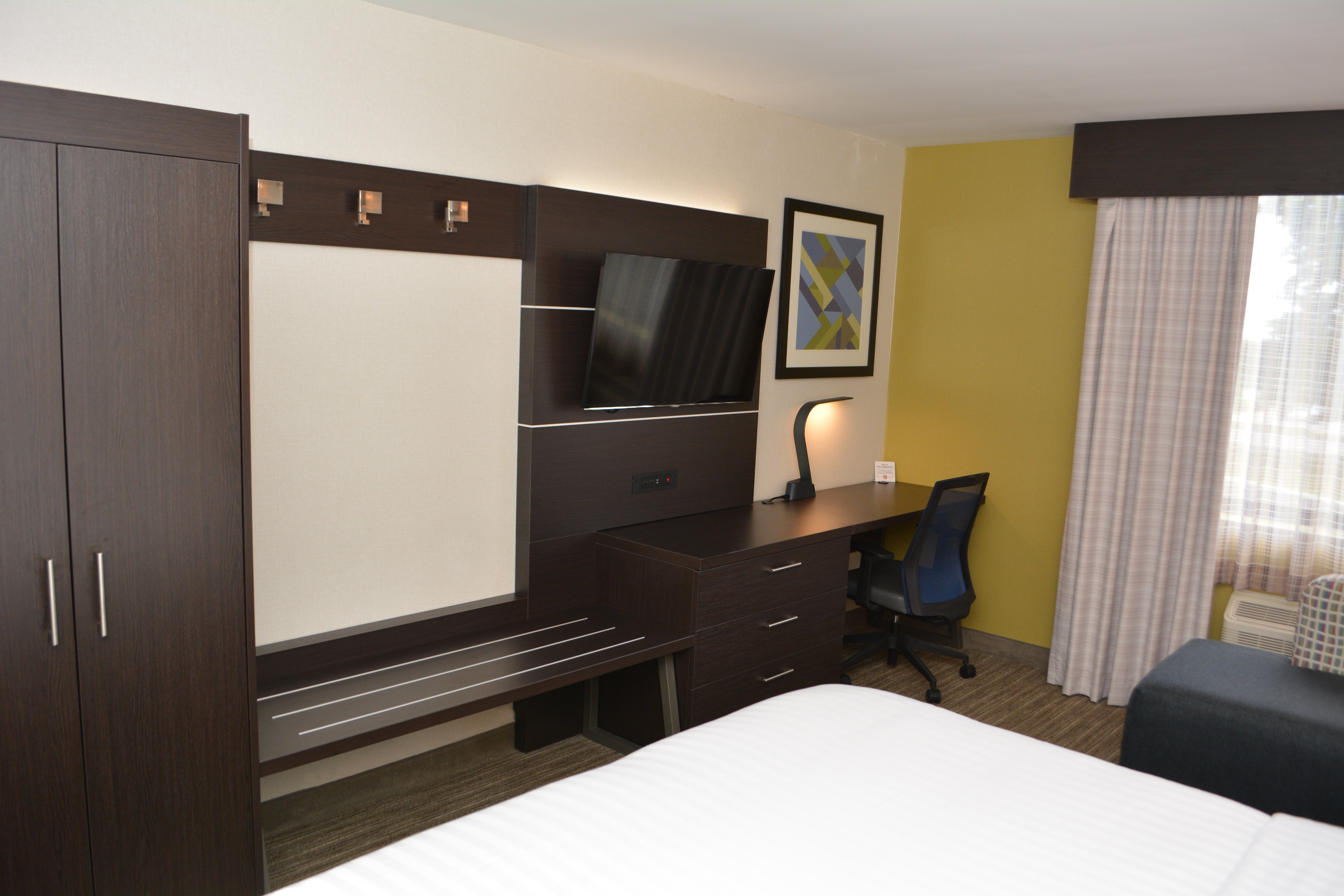 holiday inn express and suites waterville north by ihg