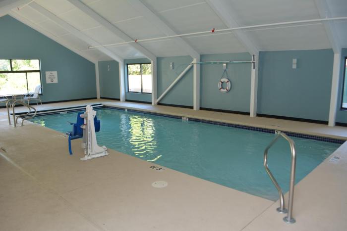 holiday inn express and suites waterville north by ihg
