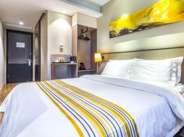 home inn plus beijing wukesong