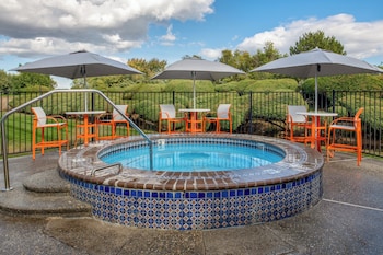 holiday inn richland on the river by ihg