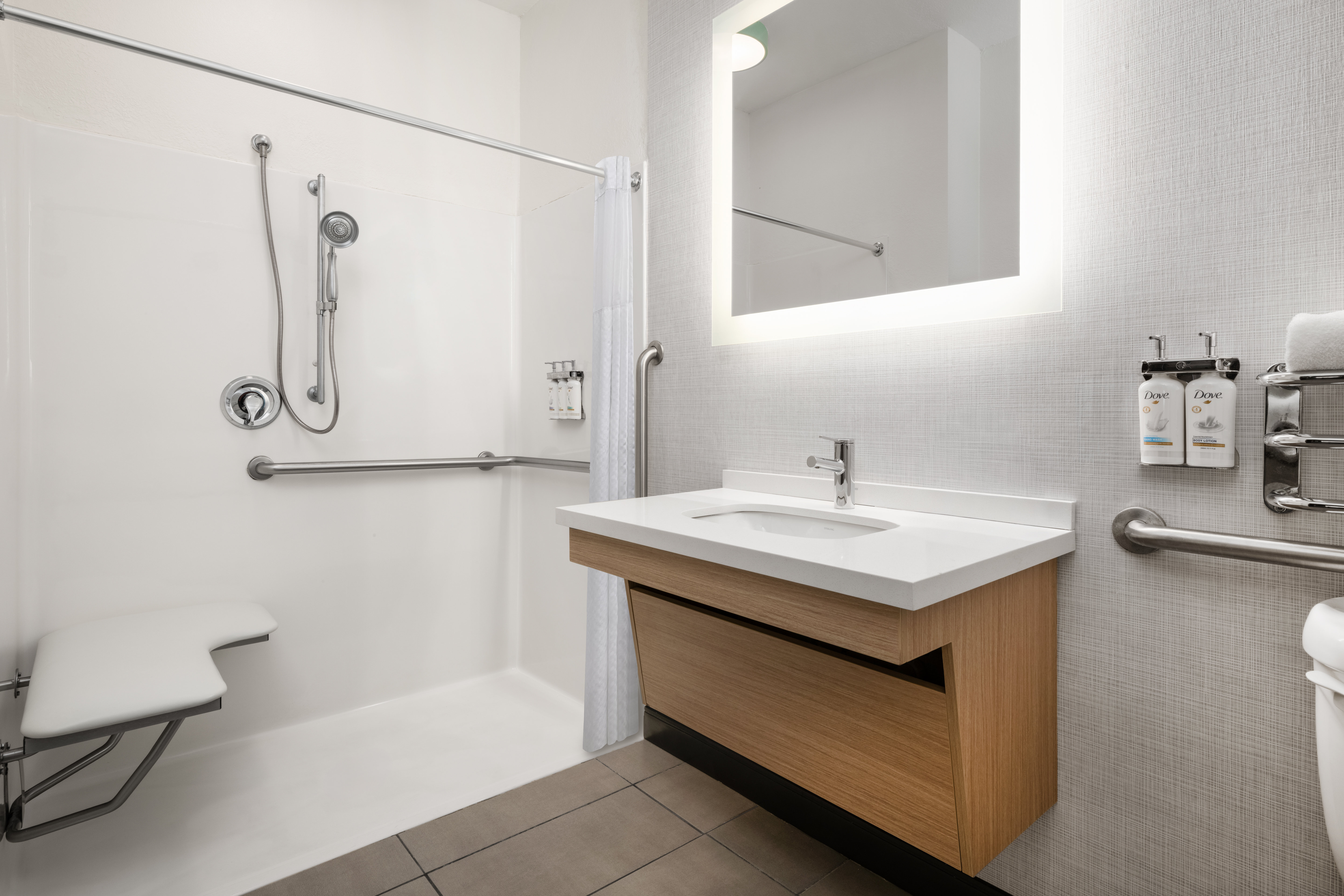 holiday inn express and suites brookings by ihg