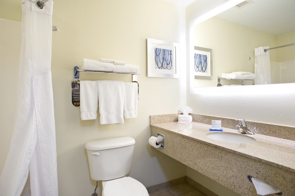 holiday inn express and suites brookings by ihg