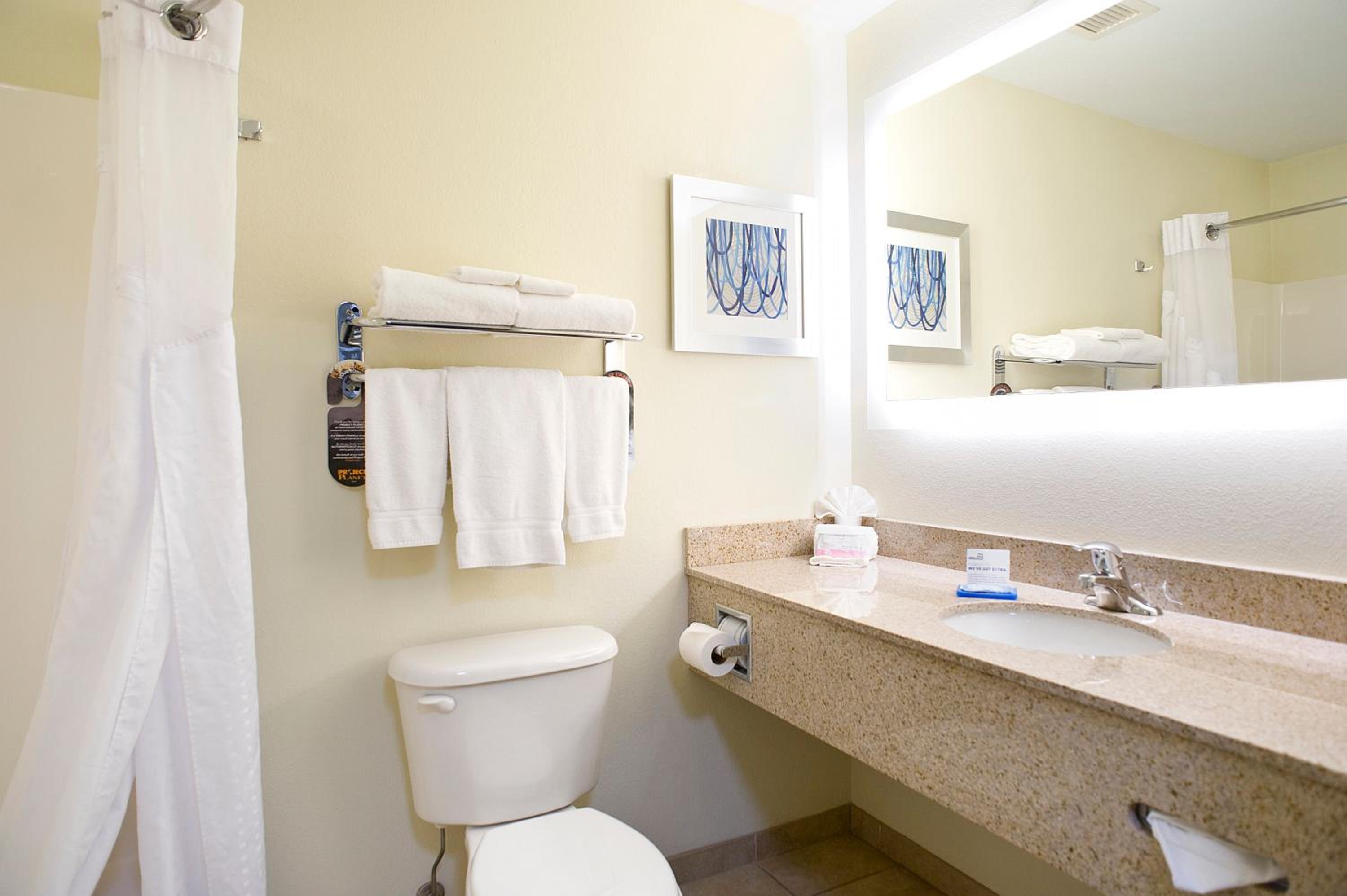 holiday inn express and suites brookings by ihg