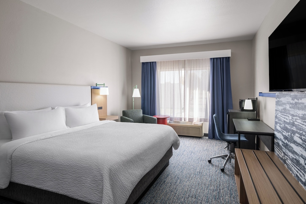 holiday inn express and suites brookings by ihg