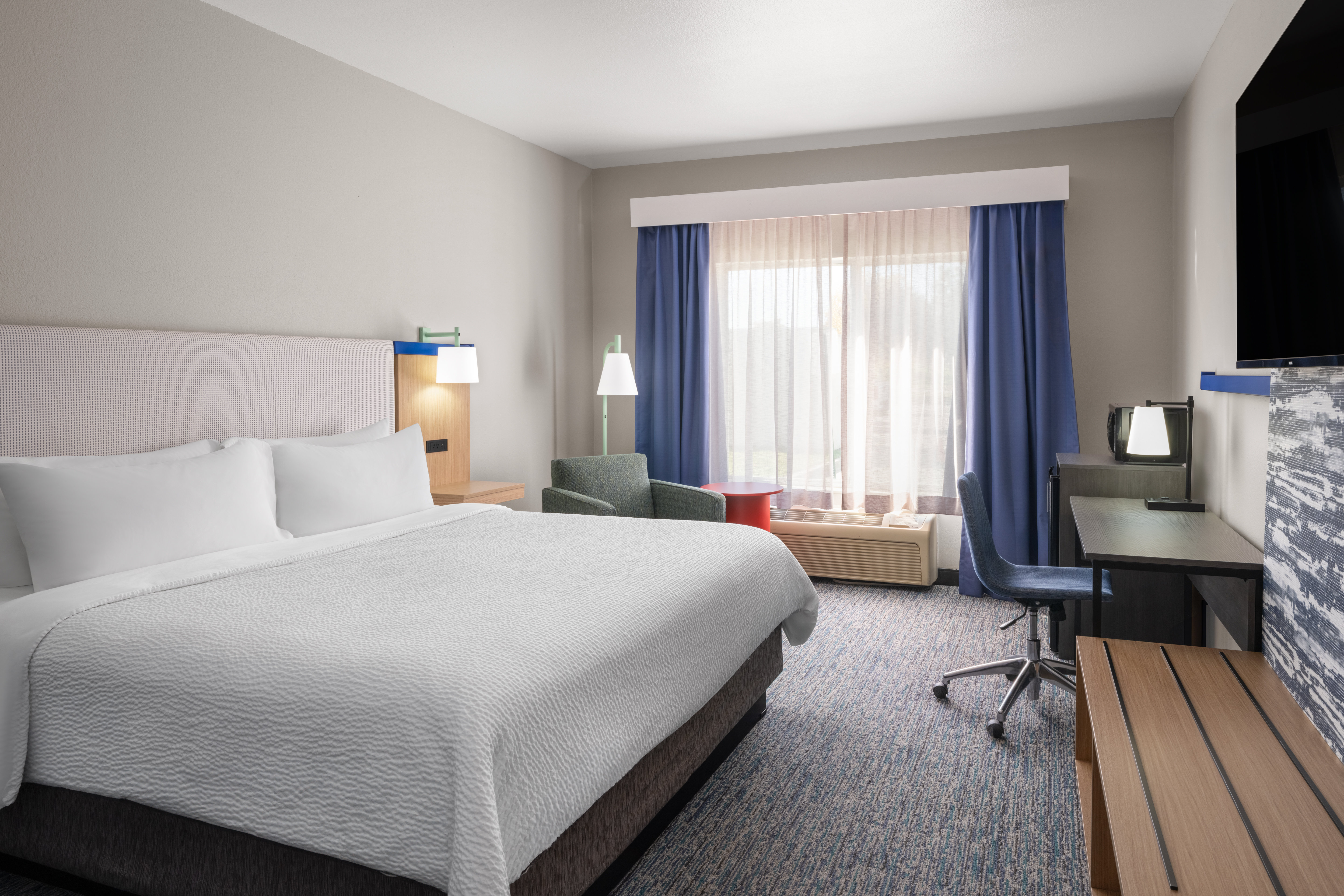 holiday inn express and suites brookings by ihg