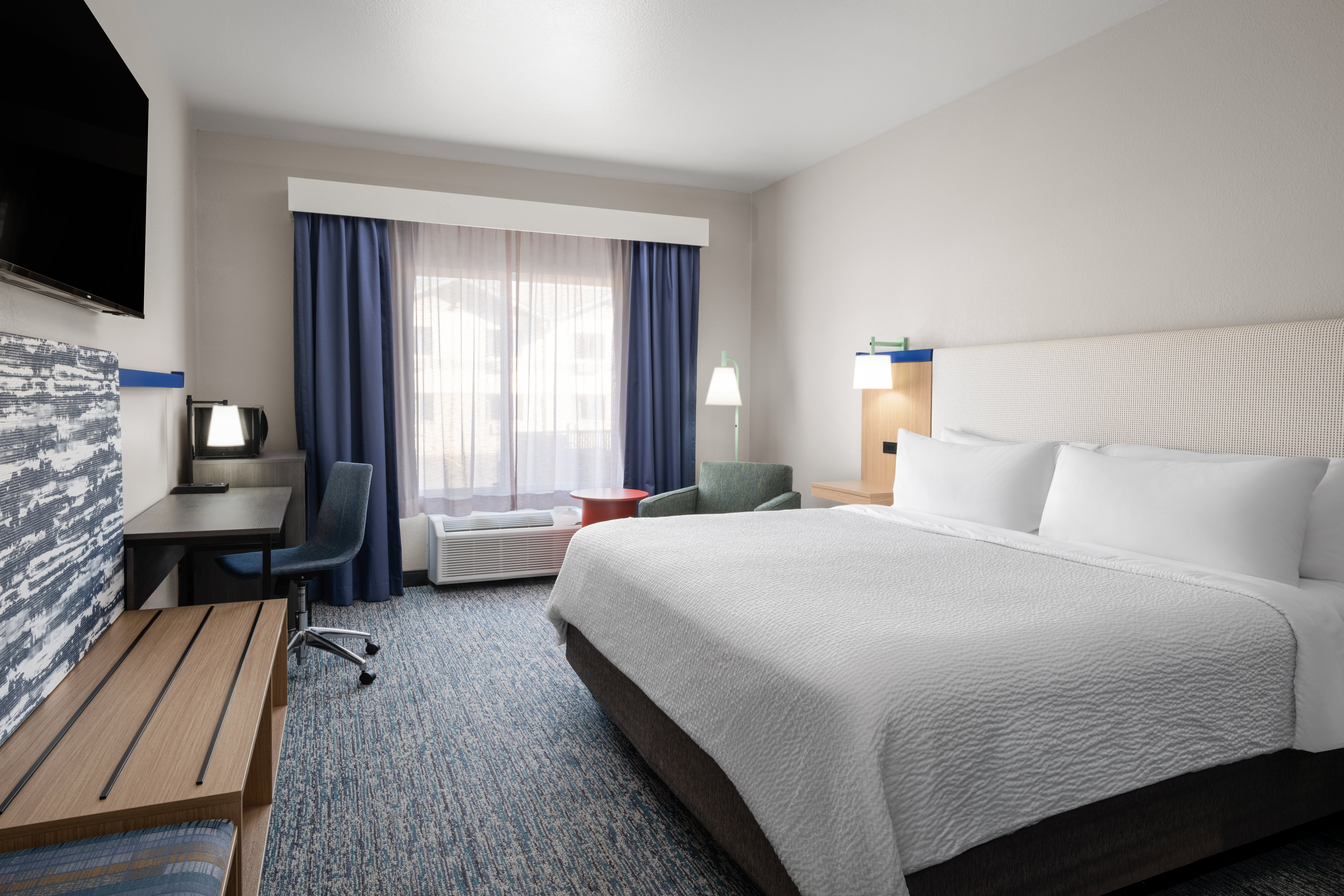 holiday inn express and suites brookings by ihg
