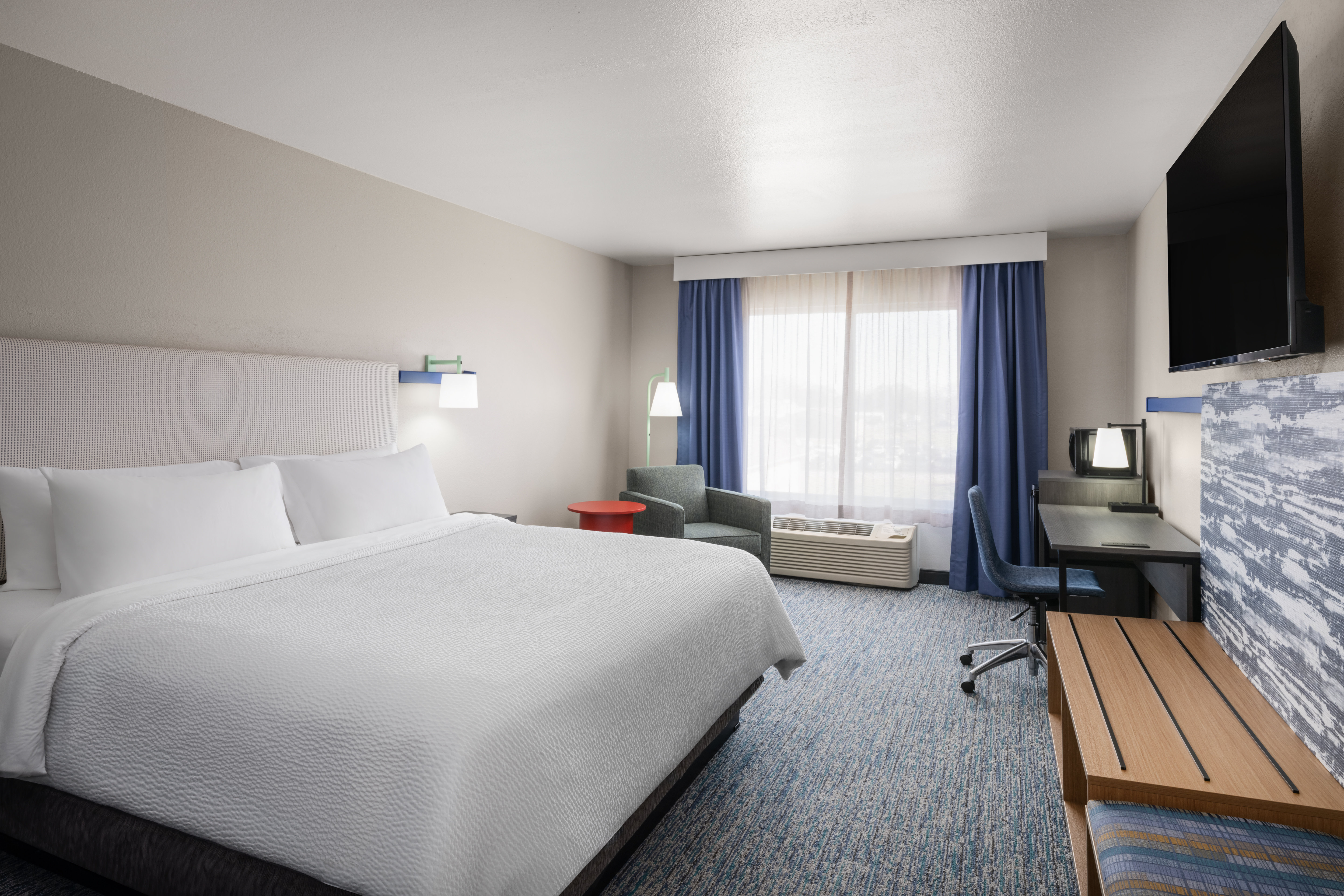 holiday inn express and suites brookings by ihg
