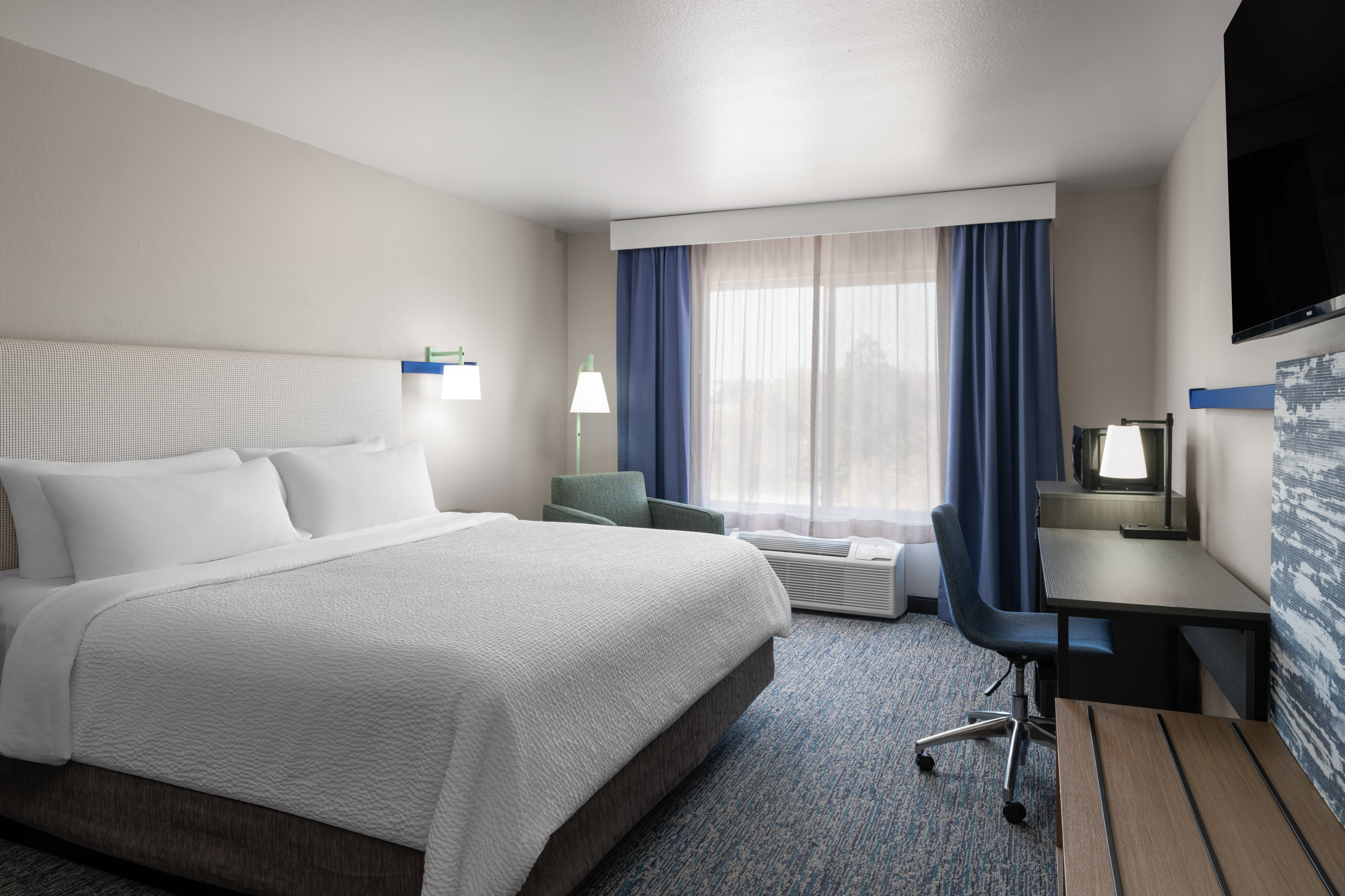 holiday inn express and suites brookings by ihg