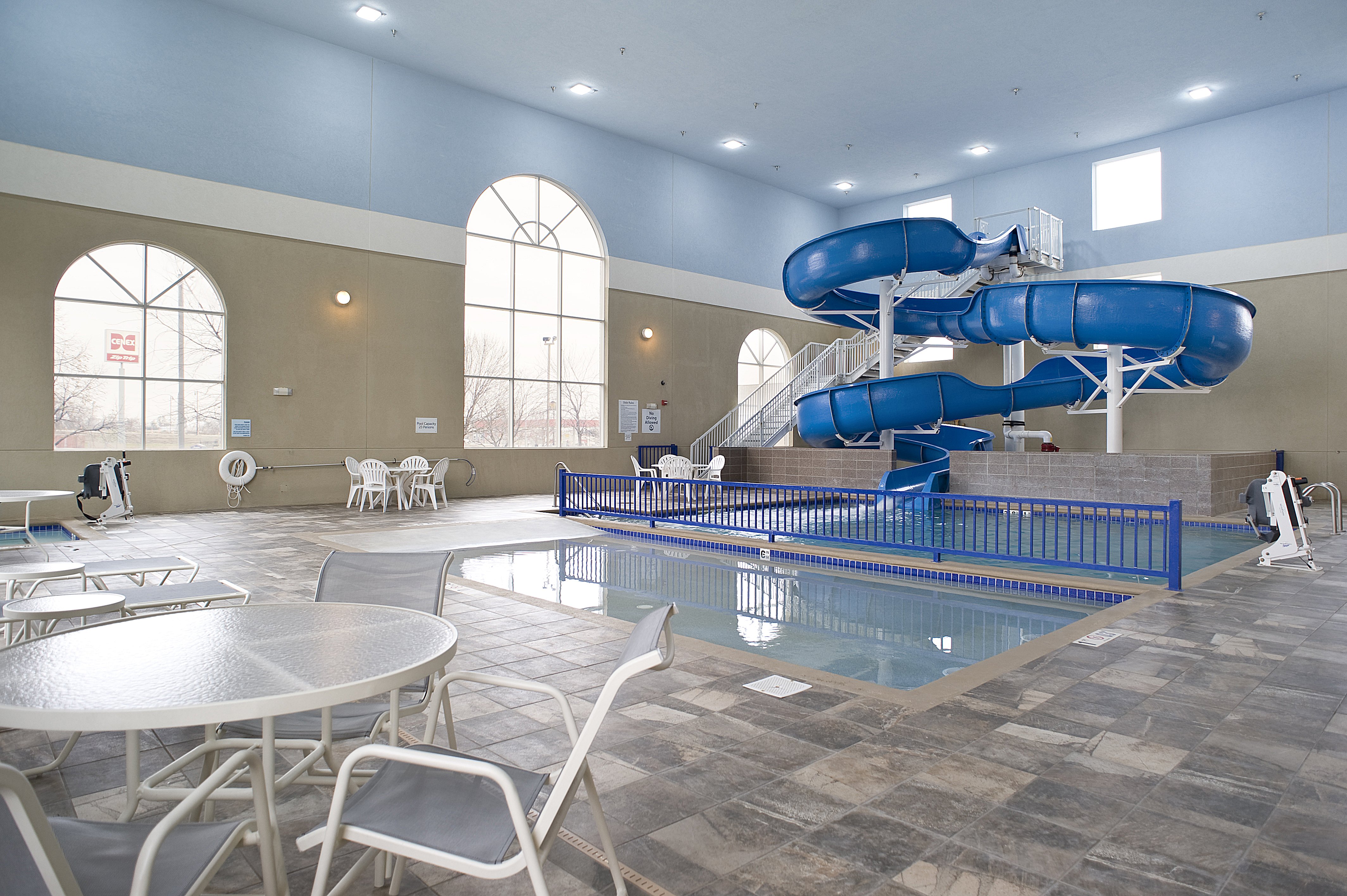 holiday inn express and suites brookings by ihg