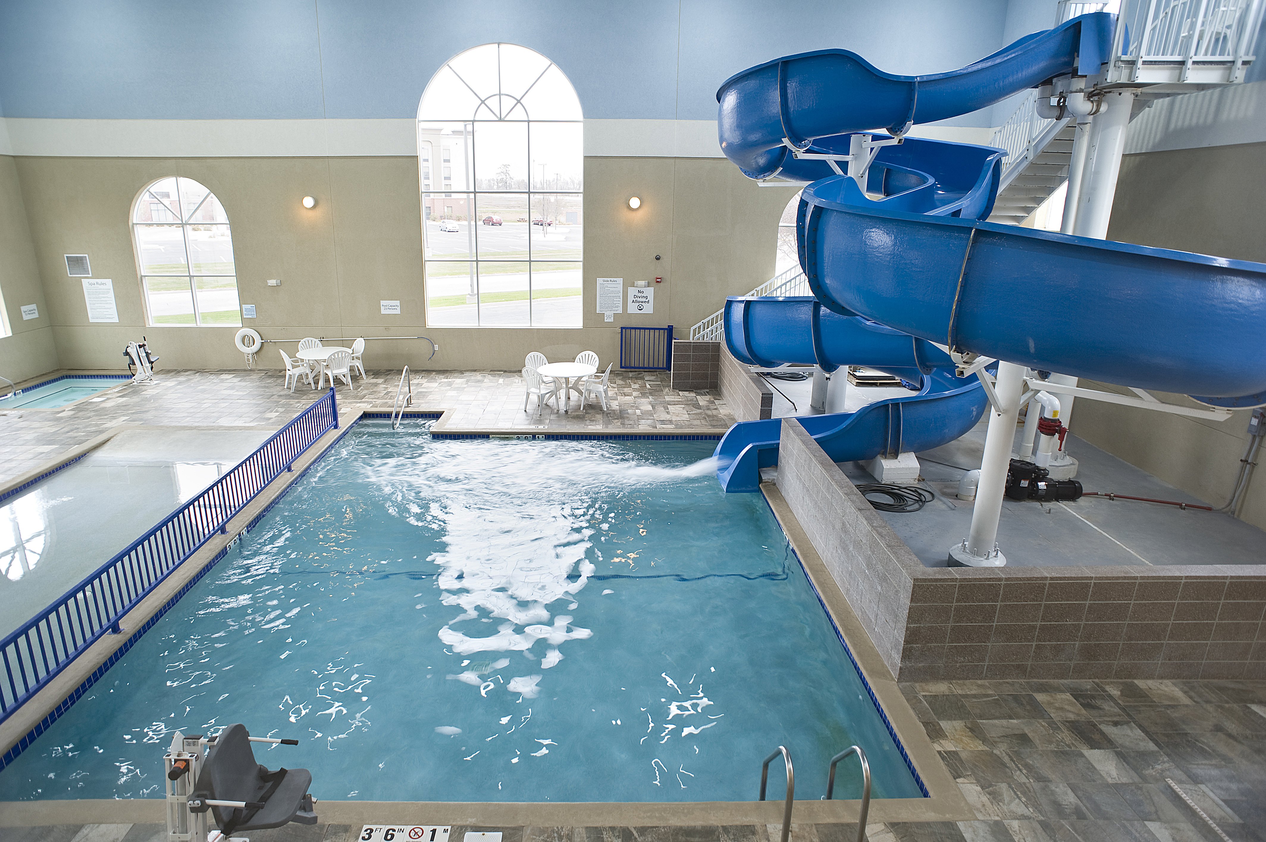 holiday inn express and suites brookings by ihg