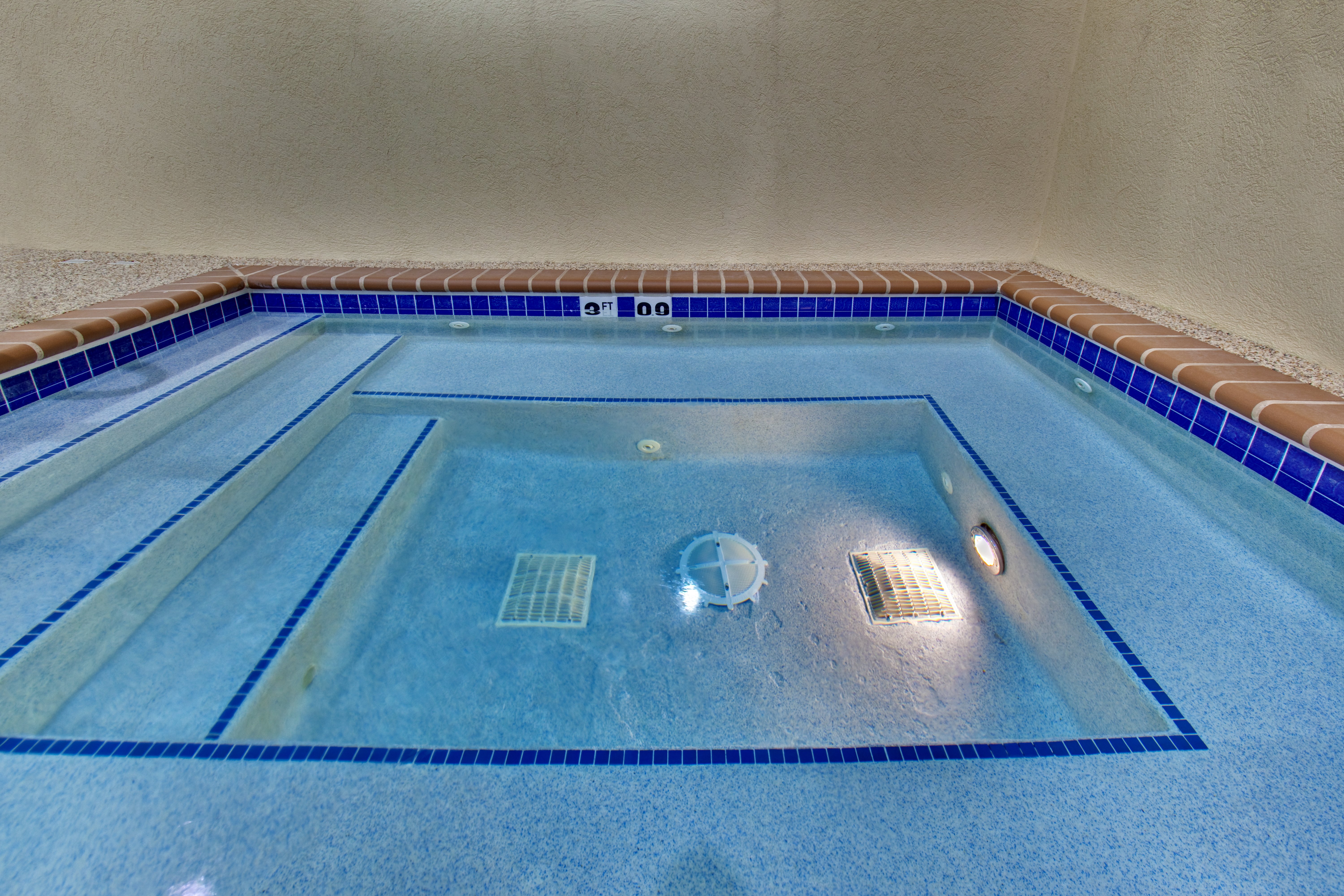 holiday inn express and suites brookings by ihg