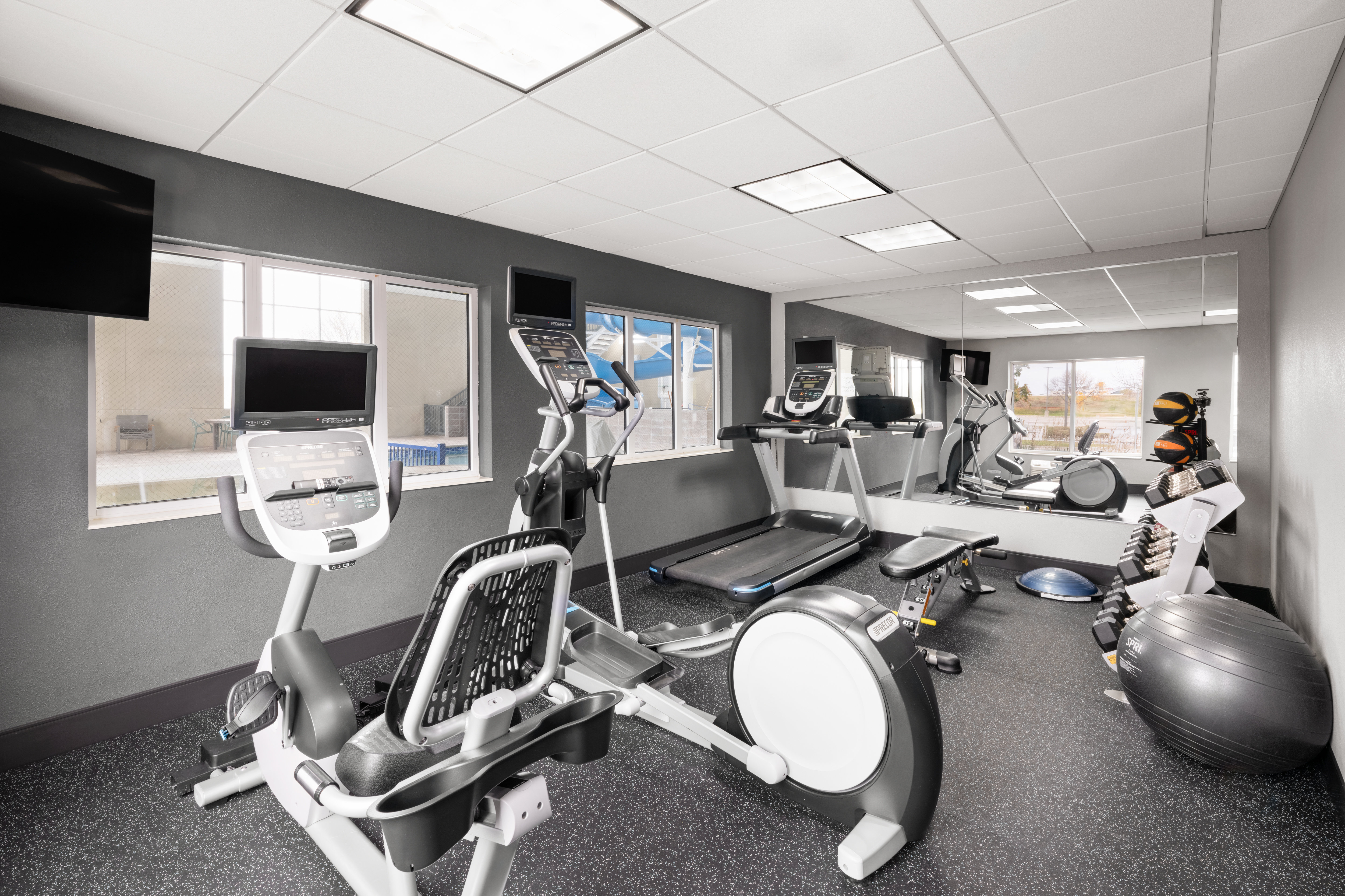 holiday inn express and suites brookings by ihg