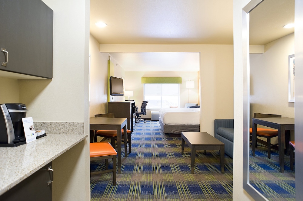holiday inn express and suites brookings by ihg
