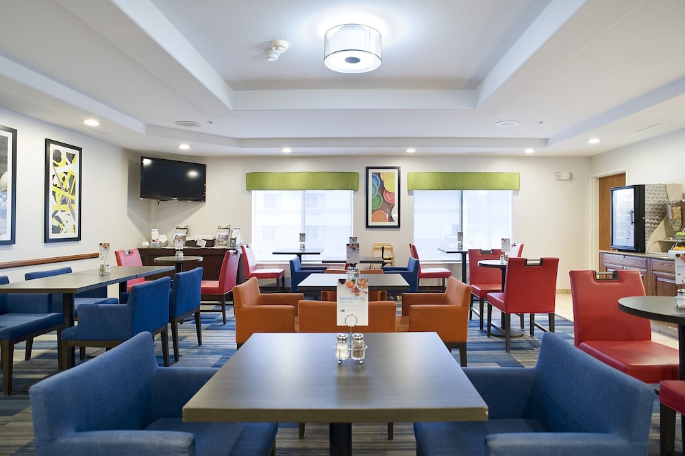 holiday inn express and suites brookings by ihg