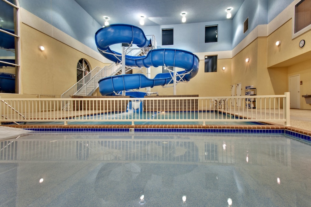holiday inn express and suites brookings by ihg