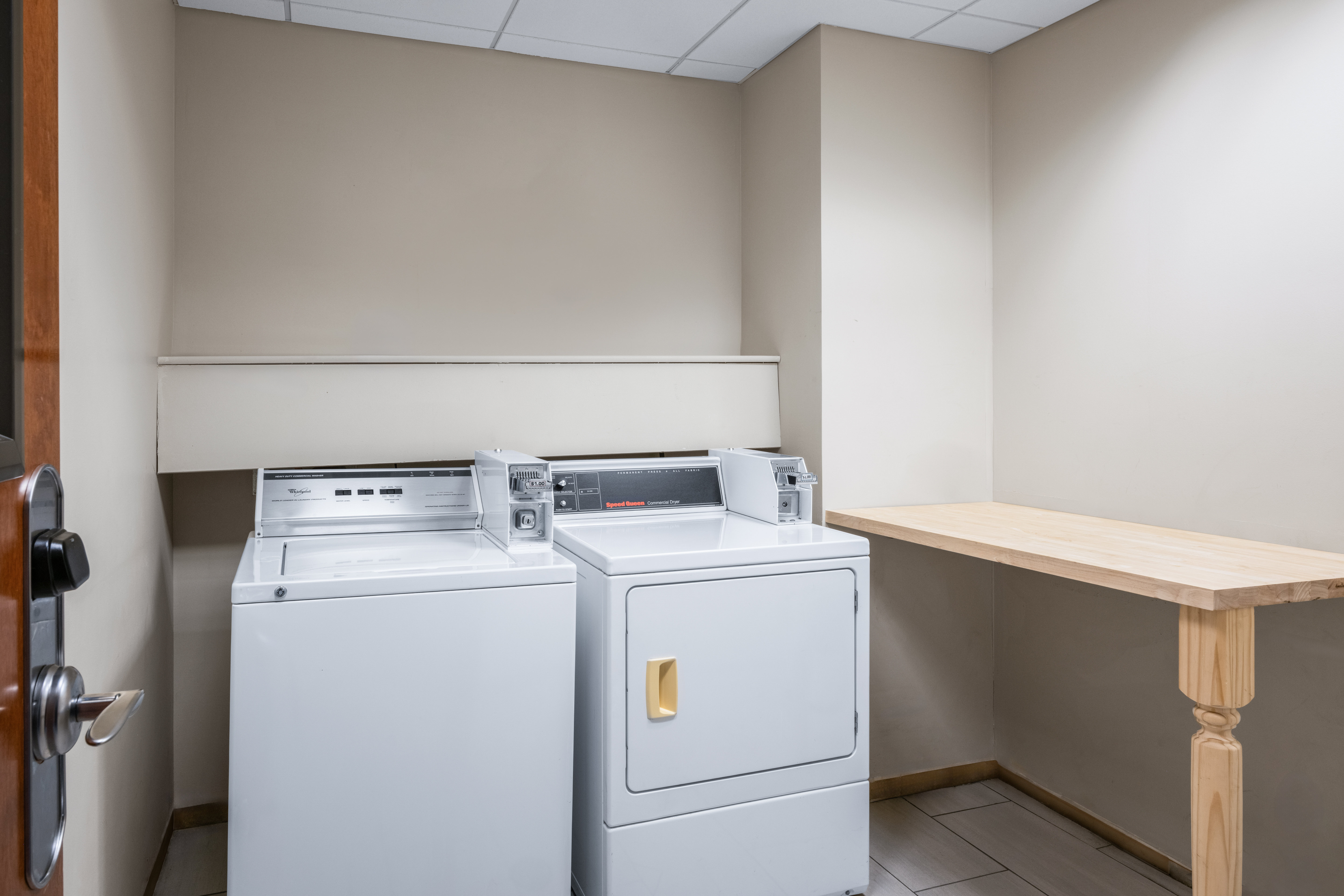 holiday inn express and suites brookings by ihg