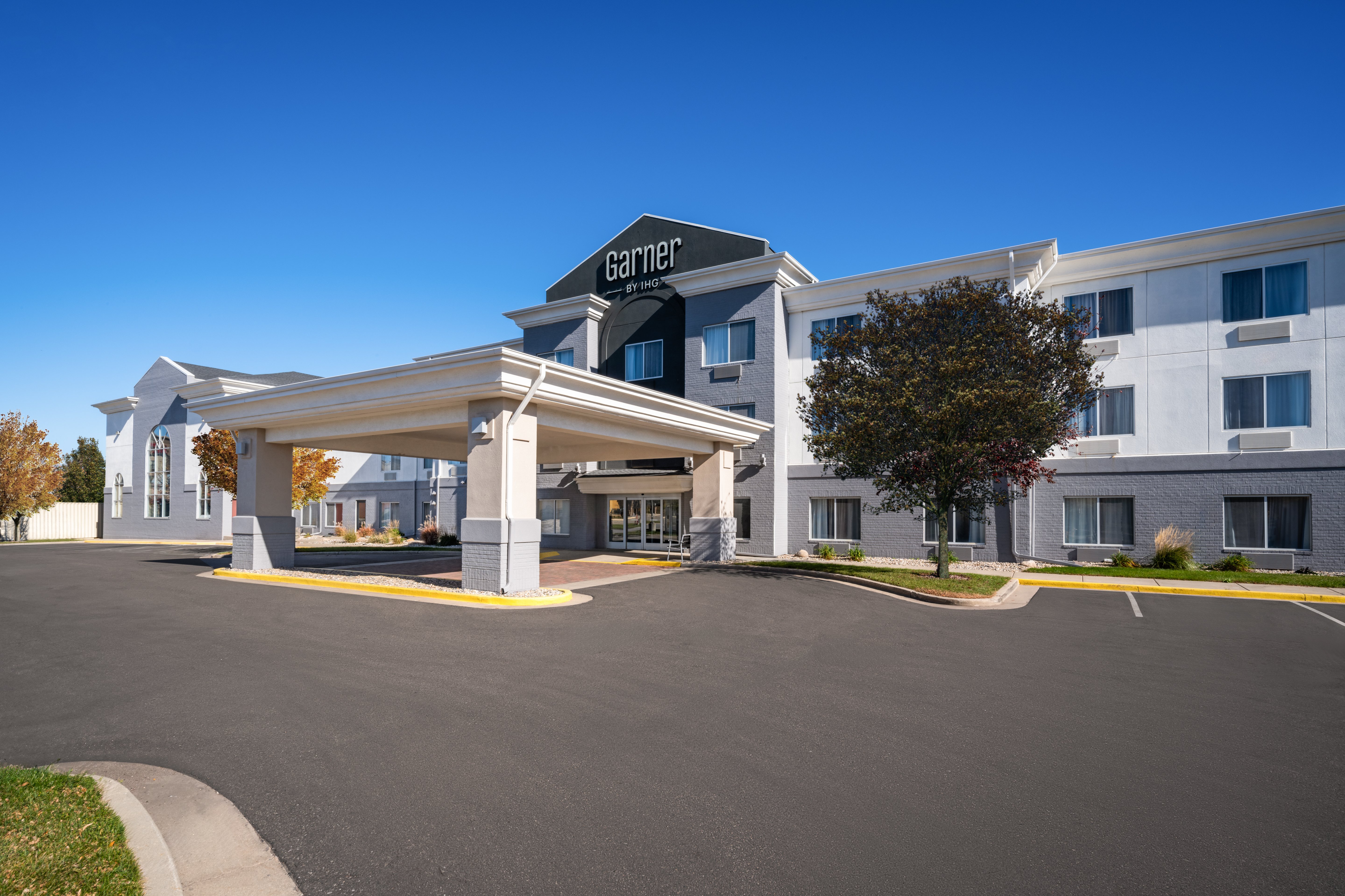 holiday inn express and suites brookings by ihg