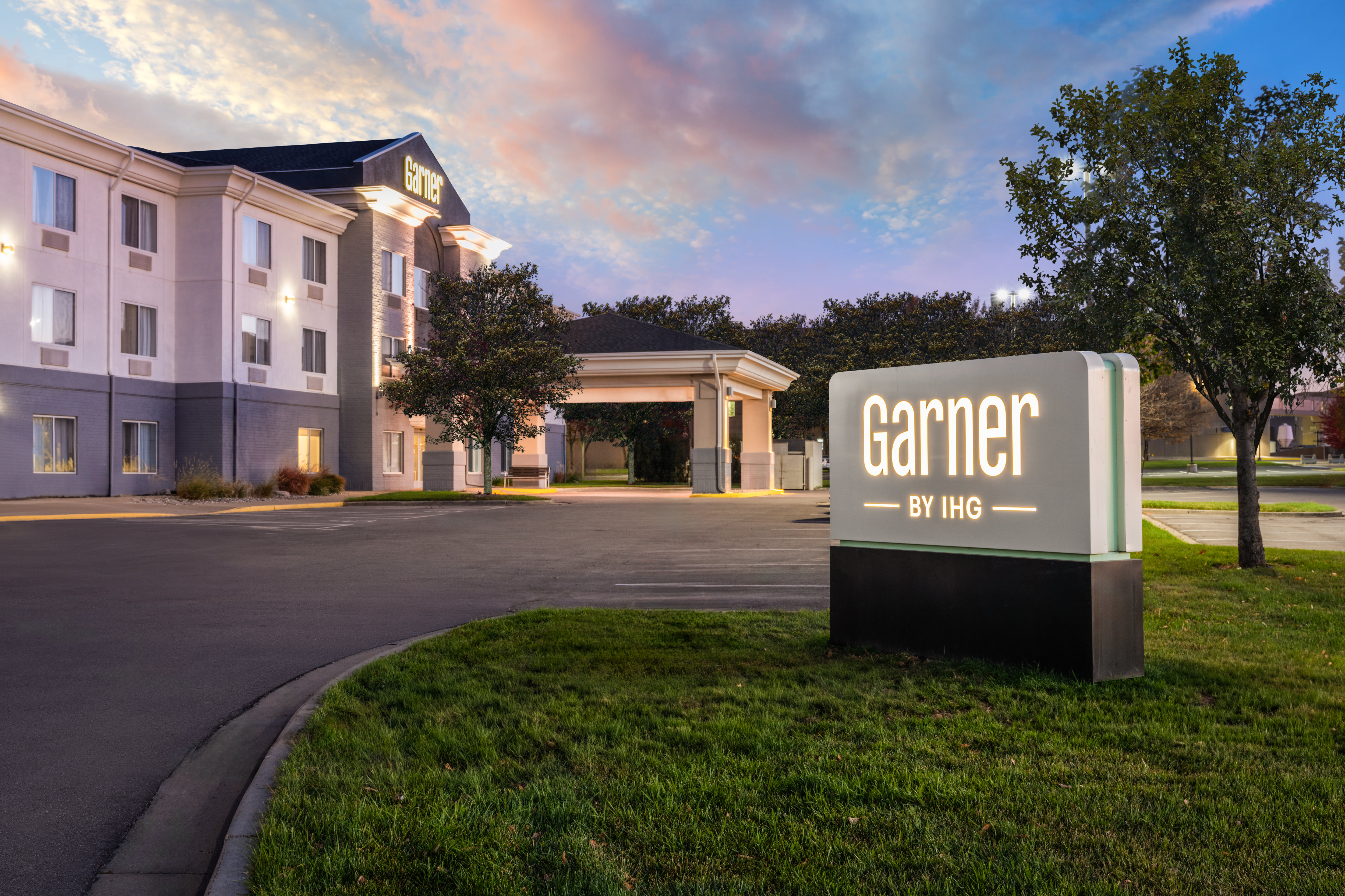 holiday inn express and suites brookings by ihg