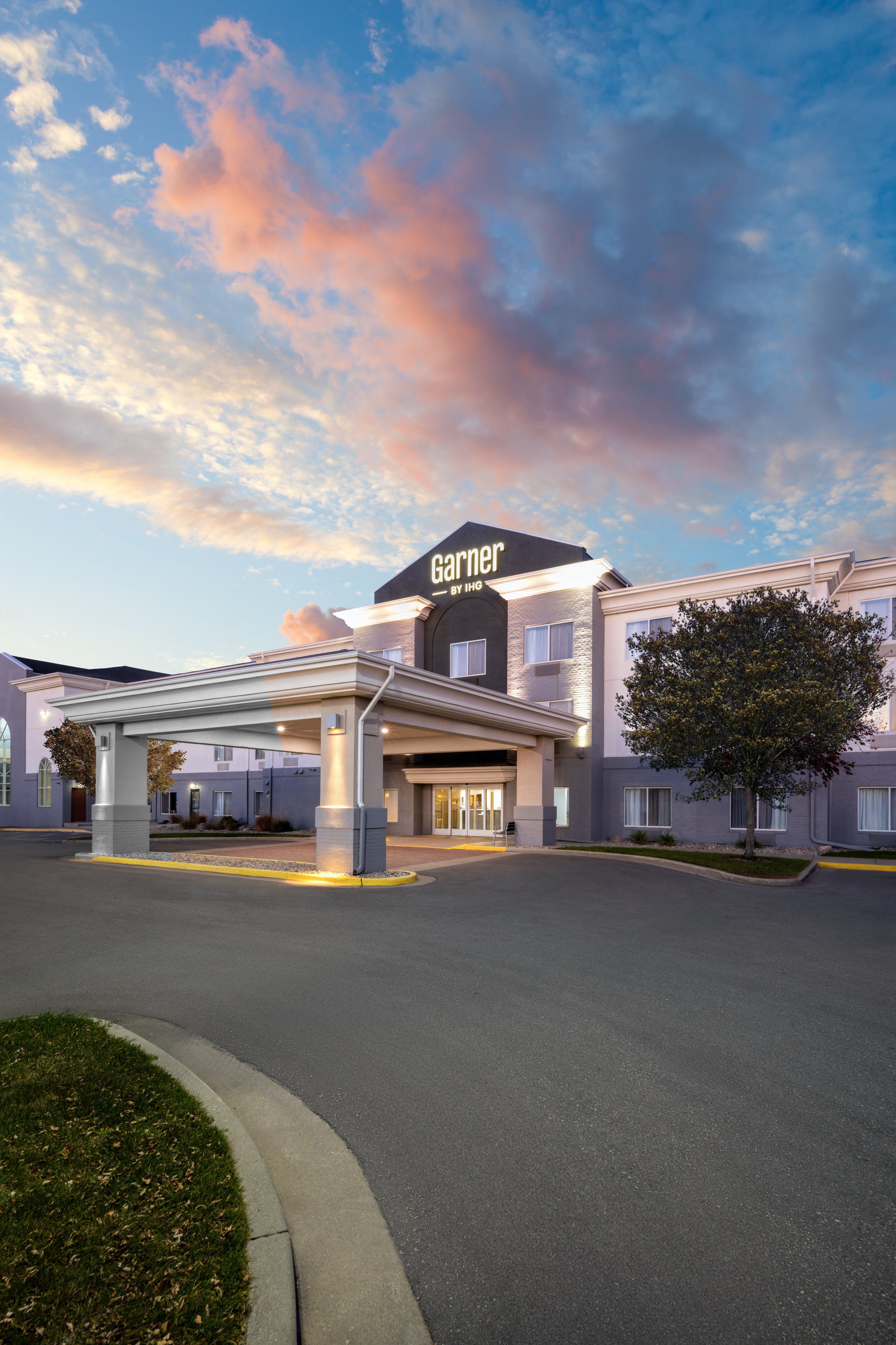 holiday inn express and suites brookings by ihg