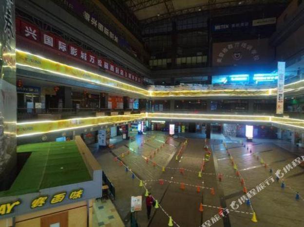 motel tongji hospital qingnian road subway station shop