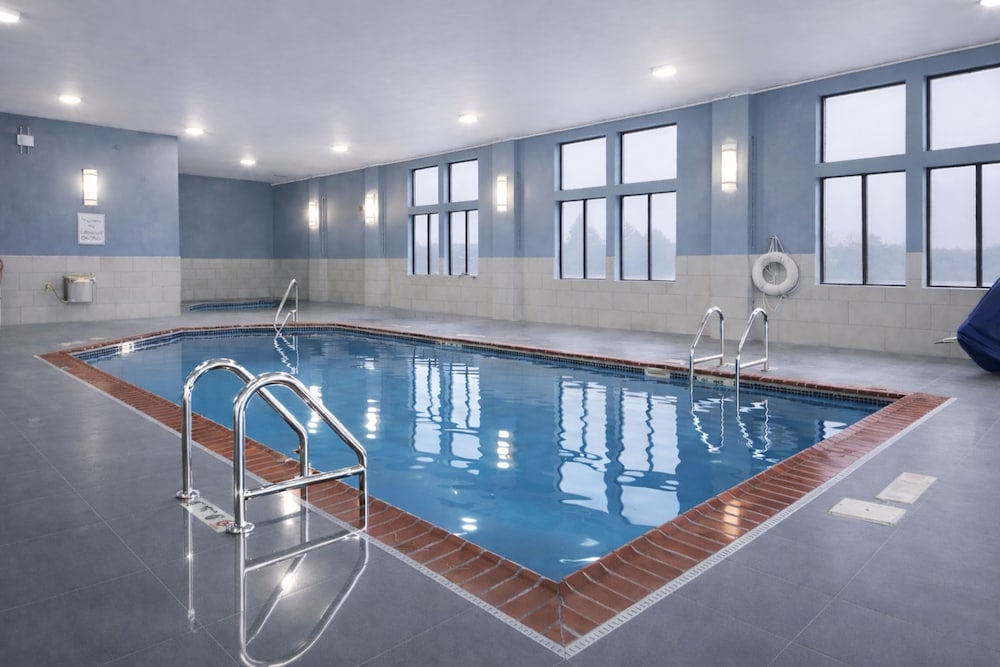 holiday inn express and suites winner by ihg