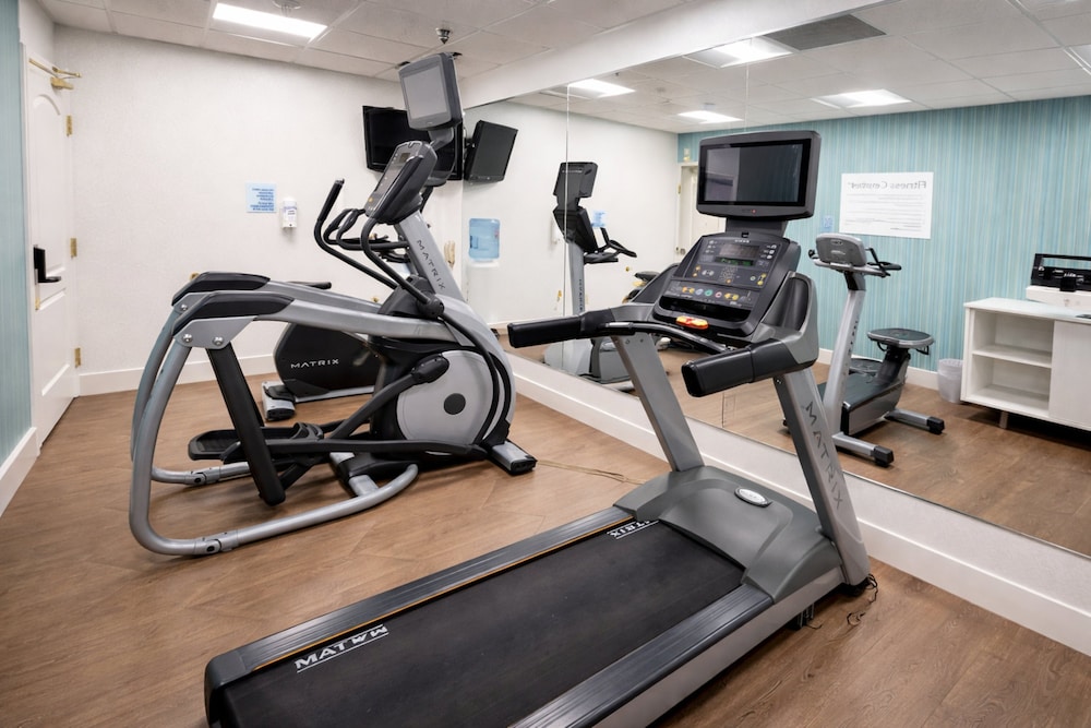 holiday inn express and suites winner by ihg