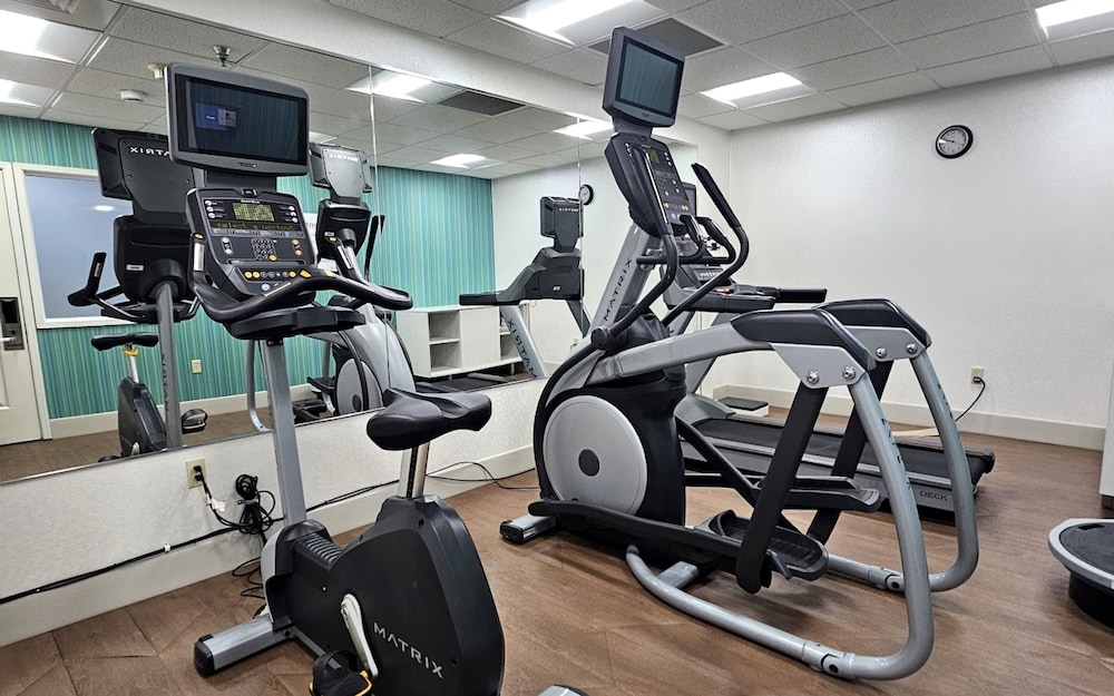 holiday inn express and suites winner by ihg
