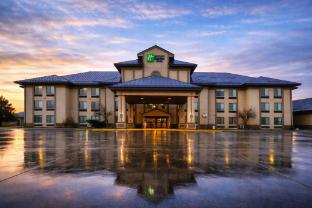 holiday inn express and suites winner by ihg