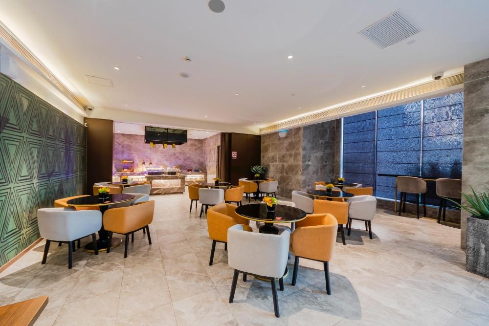 yitel premium shanghai lujiazui world expo