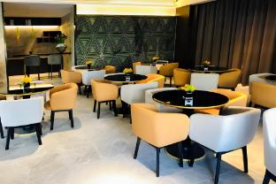 yitel premium shanghai lujiazui world expo