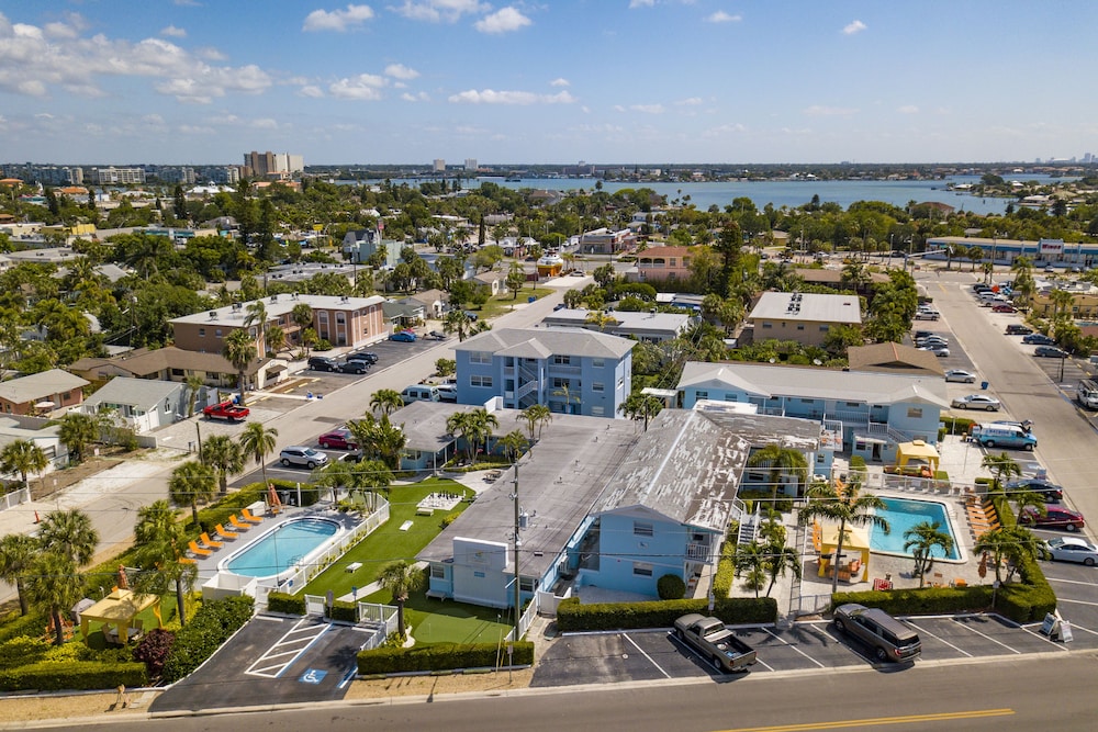 st pete beach suites