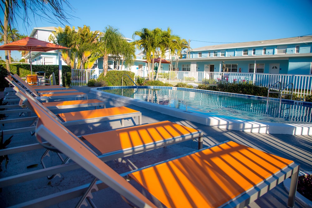 st pete beach suites
