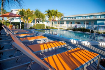 st pete beach suites
