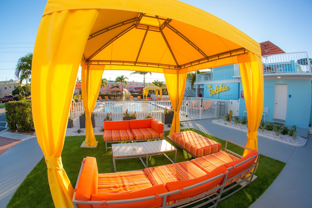 st pete beach suites