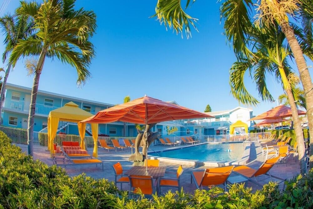 st pete beach suites