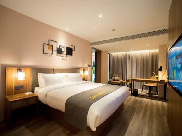 home inn plus nanjing railway station xuanwu lake