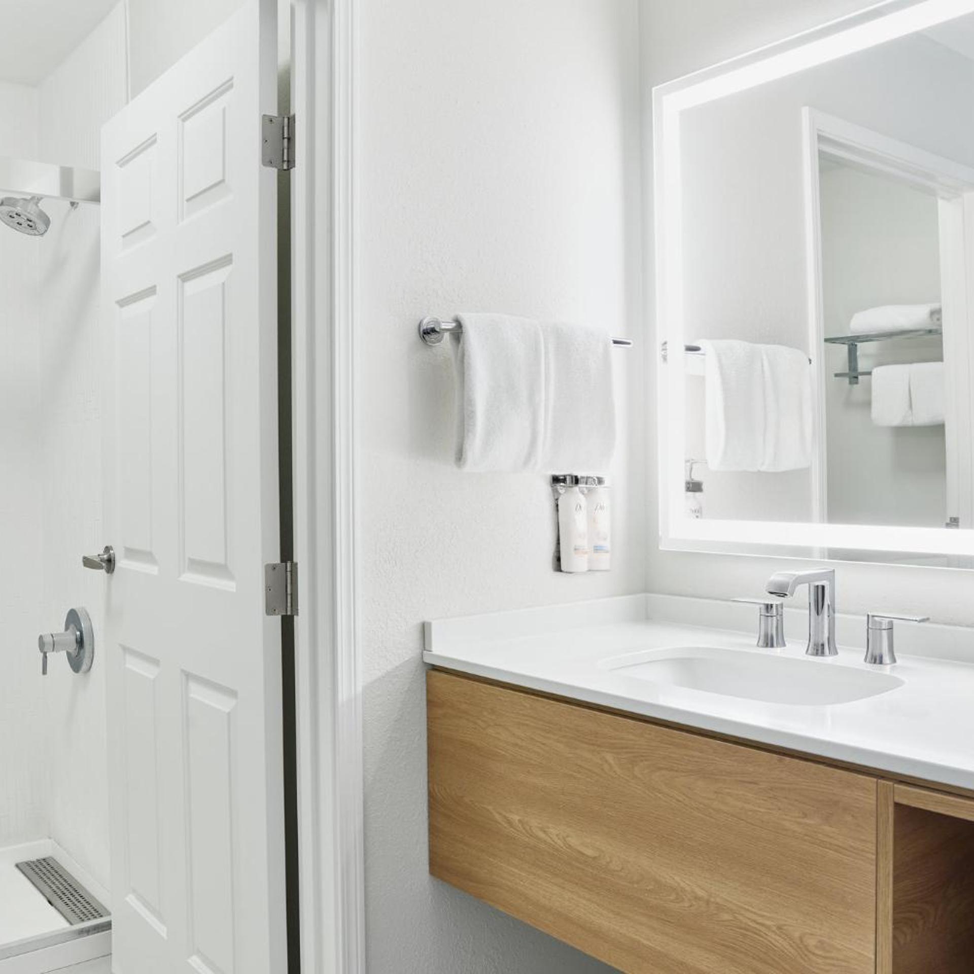 staybridge suites downtown peoria by ihg