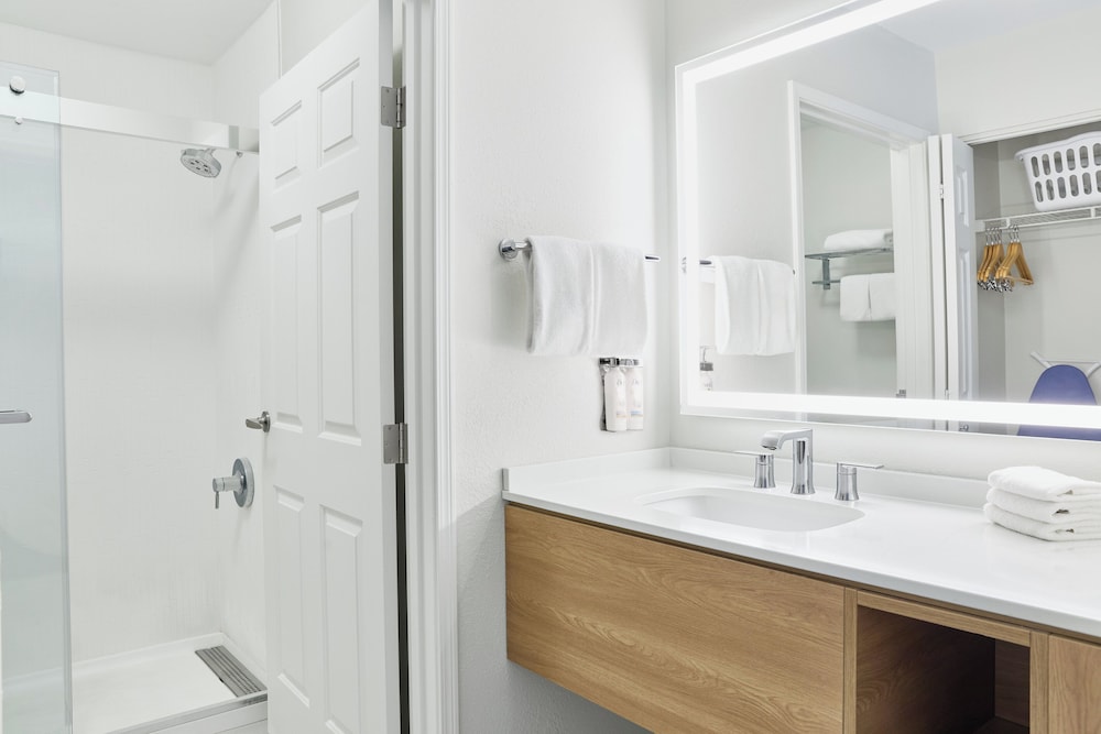 staybridge suites downtown peoria by ihg