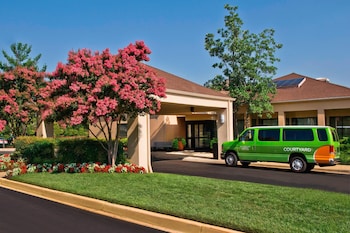 Courtyard By Marriott New Carrollton,In The Business District,3 star