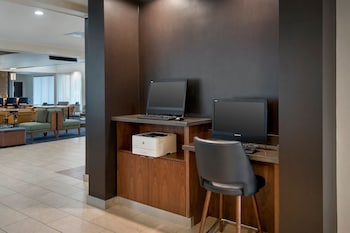 Courtyard By Marriott New Carrollton,In The Business District,3 star