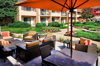 Courtyard By Marriott New Carrollton,In The Business District,3 star