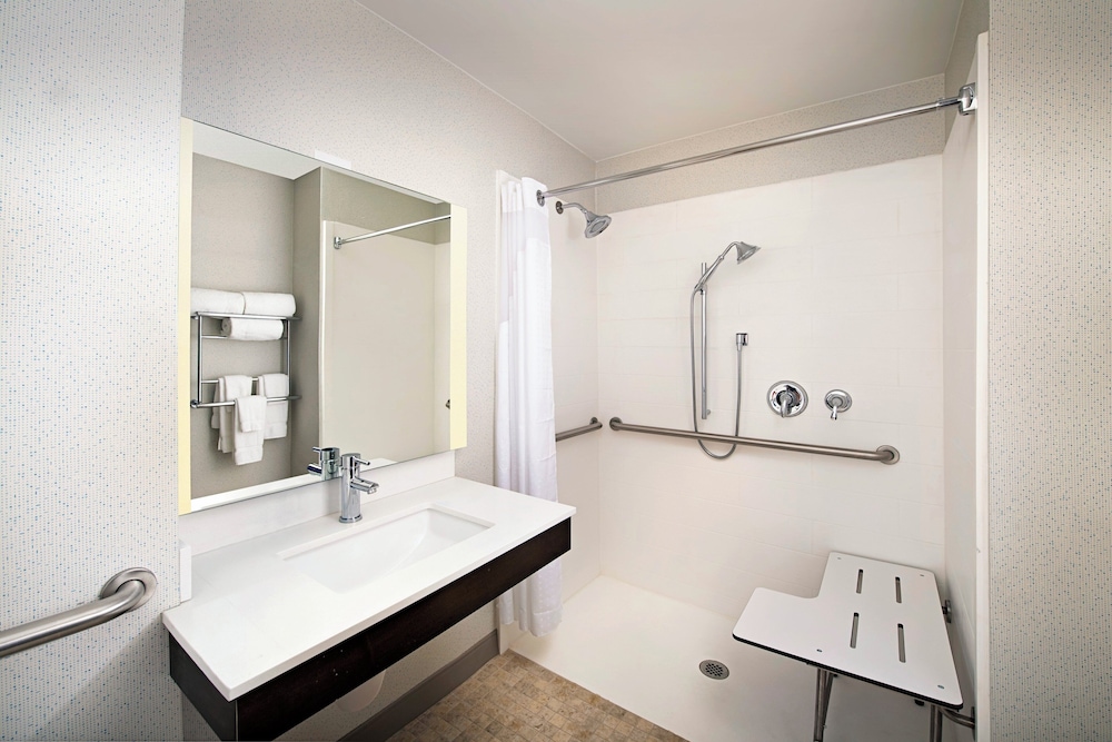 holiday inn express washington dc bw parkway by ihg