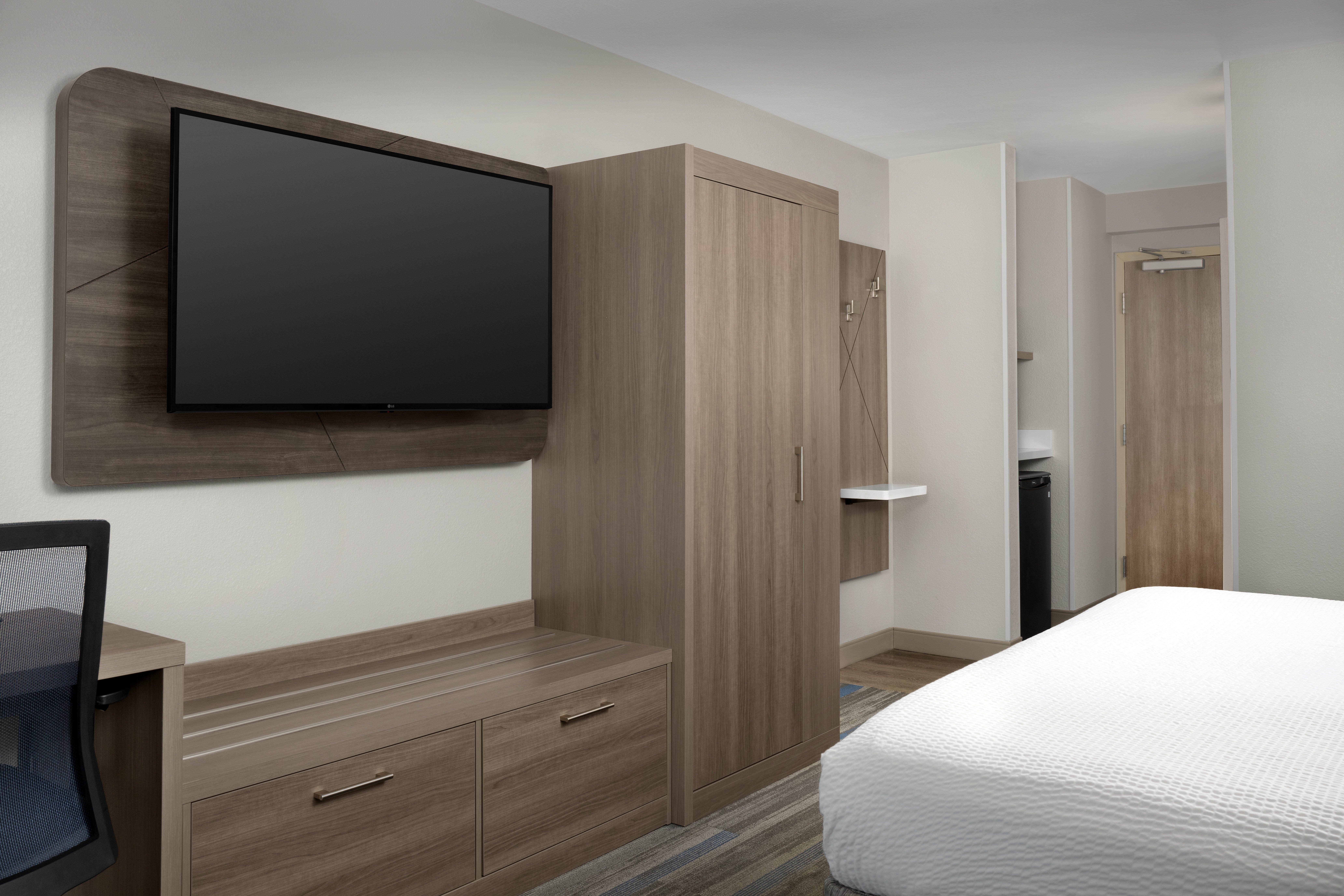 holiday inn express washington dc bw parkway by ihg