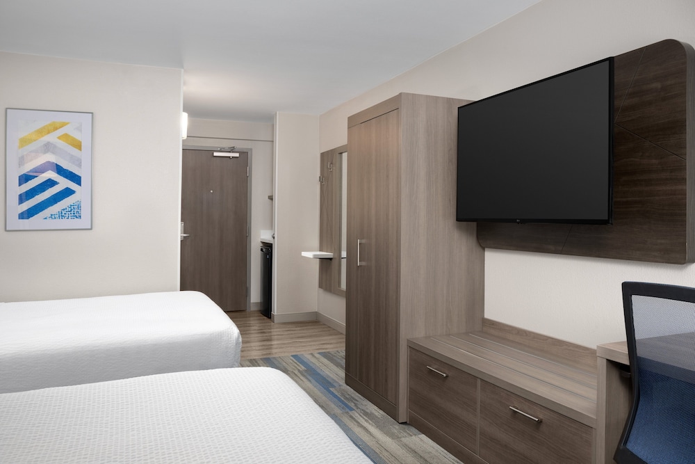 holiday inn express washington dc bw parkway by ihg