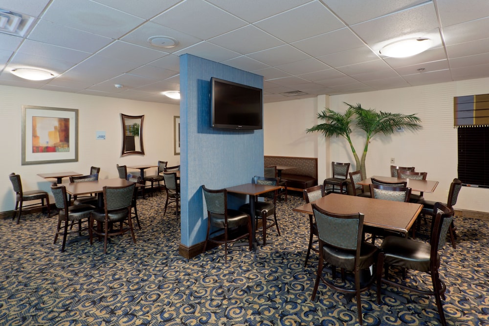 holiday inn express washington dc bw parkway by ihg