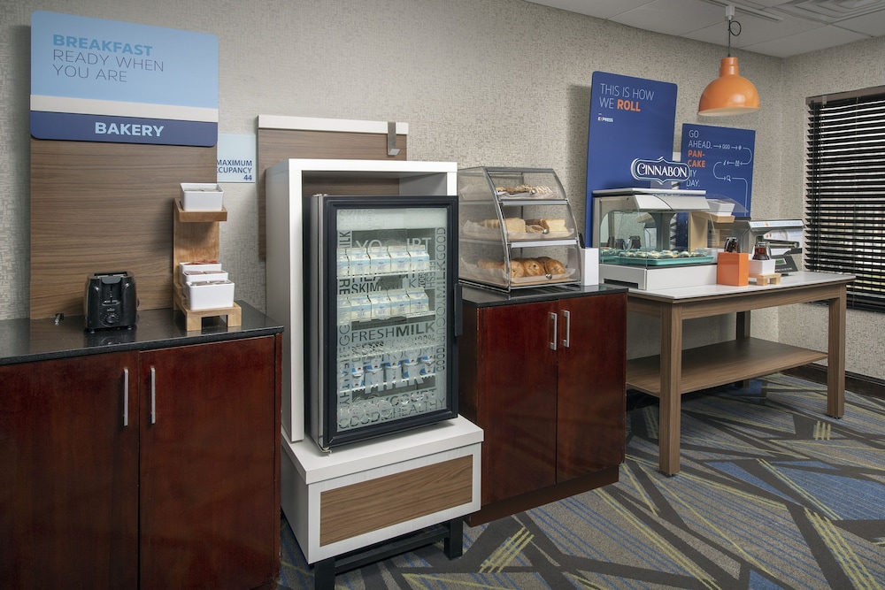 holiday inn express washington dc bw parkway by ihg